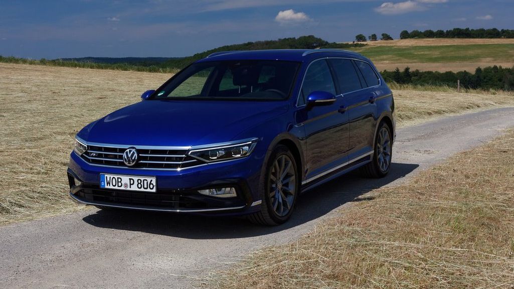 Podstawowa wersja Passata wygląda znacznie mniej atrakcyjnie niż bogatsze odmiany.