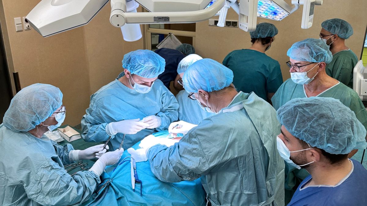 Pacjent miał gigantycznego guza na szyi