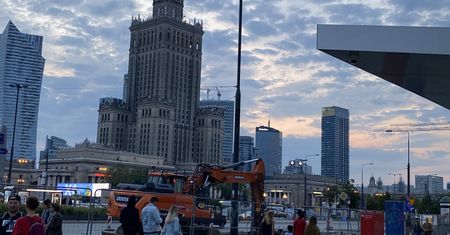 Warszawa. Nocne spisywanie. Dla maruderów i zabieganych
