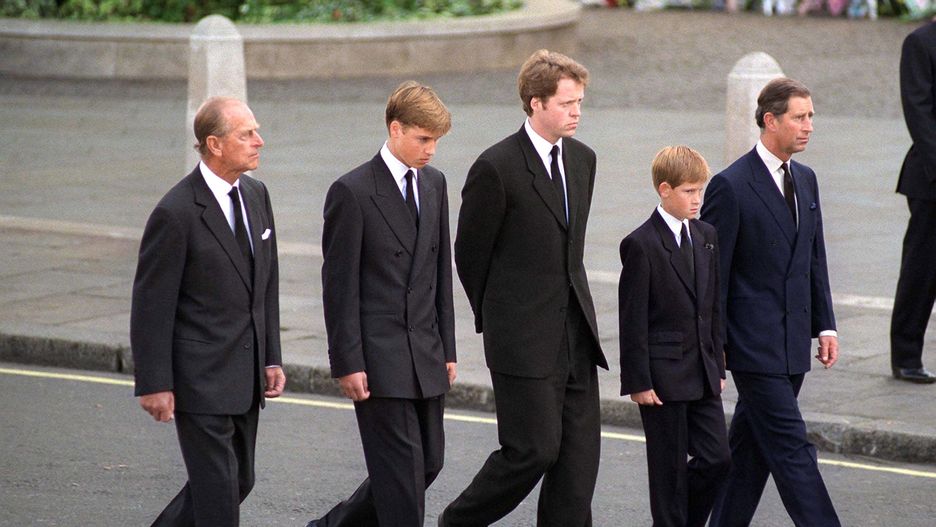 Dzień pogrzebu Lady Diany. Książę Filip, William, brat Diany, książę Harry i książę Karol