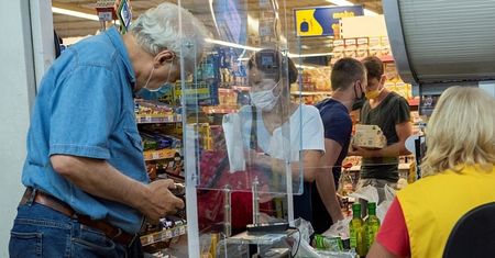 Zakaz handlu w niedziele odpowiada emerytom. 60 proc. poparcia