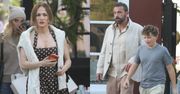 Rozwiedzeni Jennifer Lopez i Ben Affleck wyskoczyli z synem aktora na świąteczny shopping. Rodzinka jak z obrazka? (FOTO)