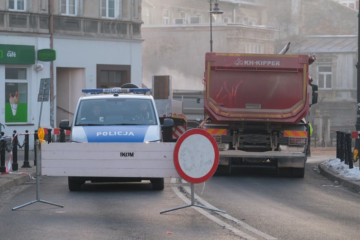 Porządkowanie terenu po wyburzonej kamienicy przy ul. Bernardyńskiej