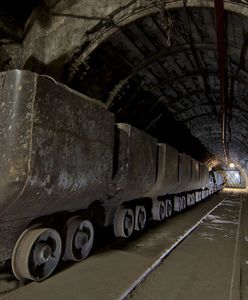 Lubin. Operator uwięziony w ładowarce. Groźny wypadek w kopalni