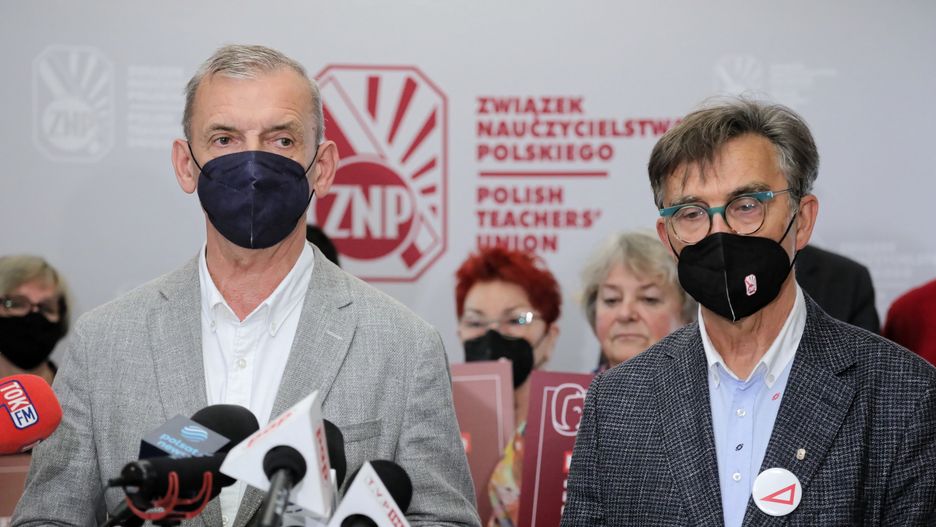 Podwyżki dla nauczycieli. ZNP odrzuca propozycje Czarnka: "Mamy dość"