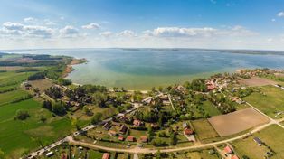 Pisz: Najlepsza trasa rowerowa na Mazurach. Prowadzi przez miejsca, które zapierają dech w piersiach. AI uznała ją za numer jeden