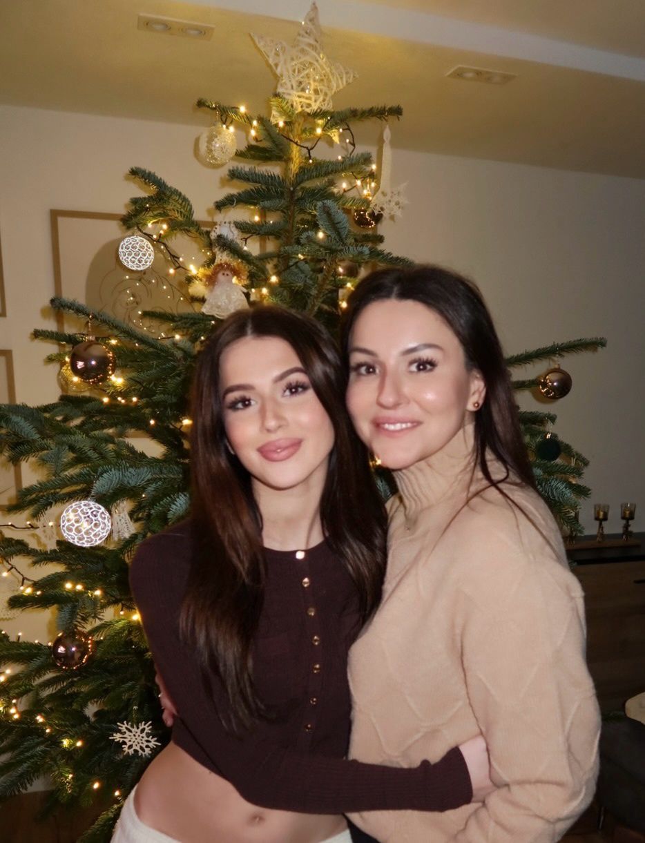 Roksana Węgiel z mamą