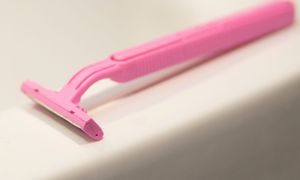 Największy błąd przy depilacji intymnej. To się źle skończy