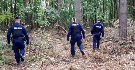 Nocą zaczaił się na żonę w lesie. Później wydarzył się prawdziwy dramat