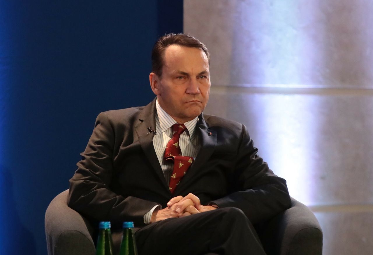 Polski konsulat w czerwonej farbie. Jest reakcja Sikorskiego