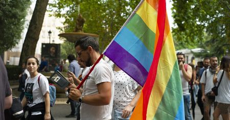 Gigantyczne straty Polski. Zaskakujący raport o LGBT