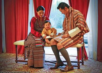 W Bhutanie też mają "royal baby": małego księcia Jigme Namgyela (ZDJĘCIA)