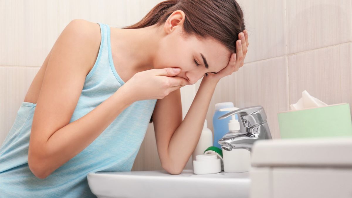 Wymioty kałowe – wygląd, dolegliwości i najczęstsze przyczyny