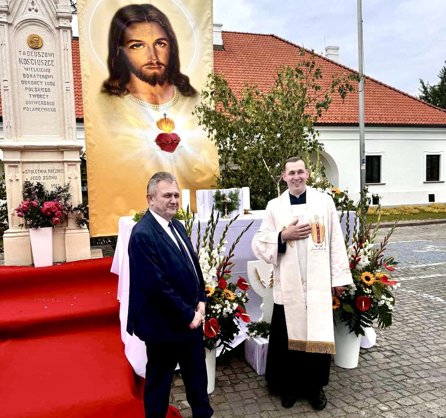 W uroczystościach wziął udział starosta staszowski. Romuald Zgrzywa.