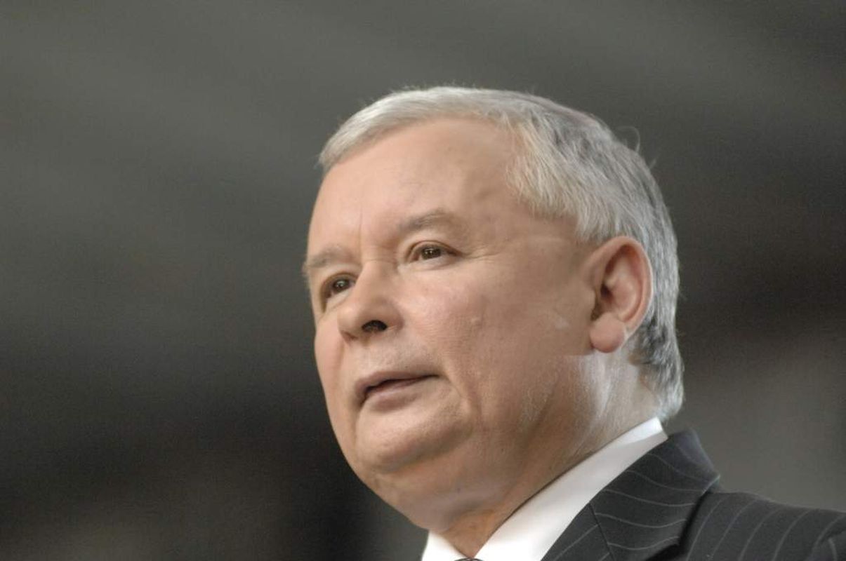 Kaczyński straci po porzuceniu tej funkcji. Ile zarabia prezes PiS?