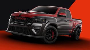 Pierwszy Ram 1500 Rumble Bee SRT idzie pod młotek. Interesujący gratis