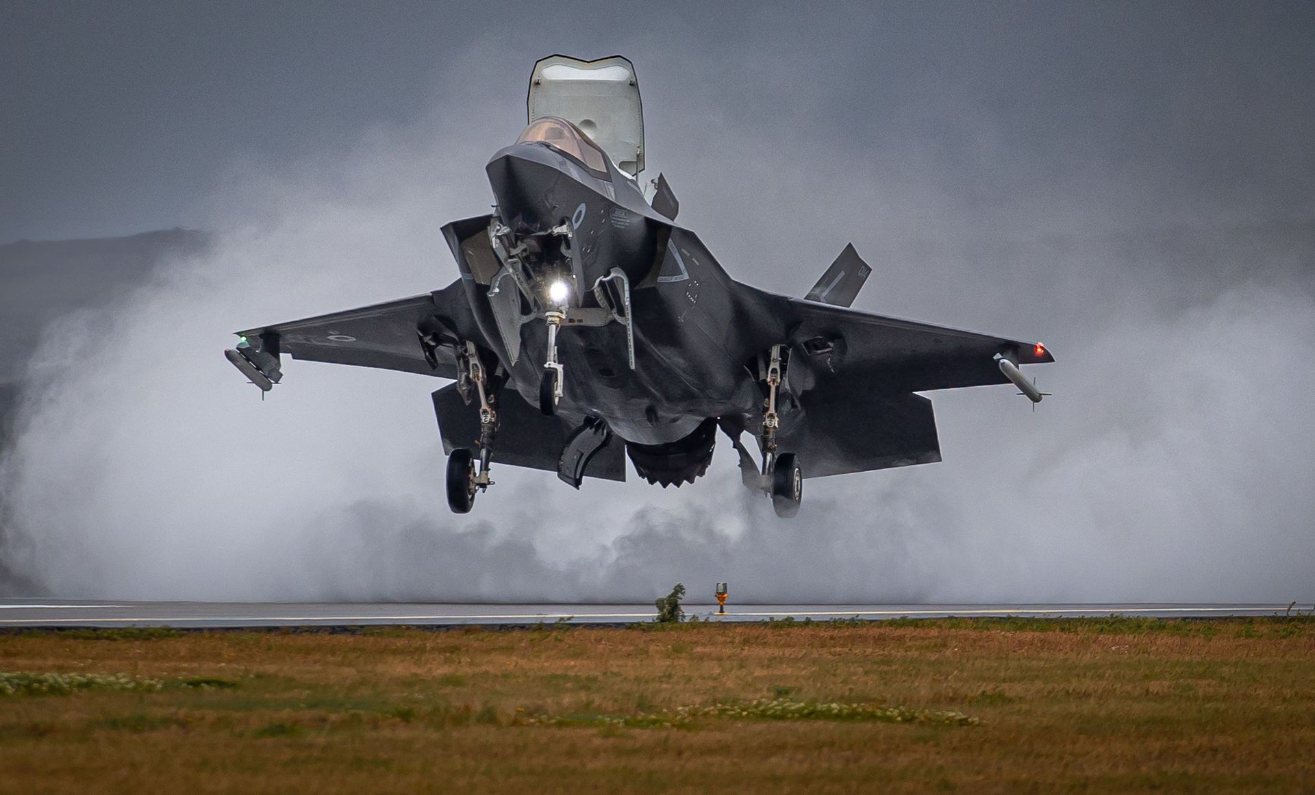 Pięć F-35 leciało do Europy. Dwa nie dotarły