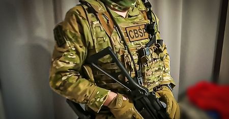 Akcja CBŚP. Okradali seniorów metodą "na policjanta". Zatrzymanie szefa mafii
