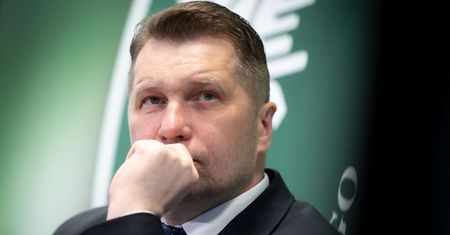 Ważna zapowiedź ministra Czarnka. Chce to rozpowszechniać w szkołach