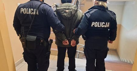 Dwaj poszukiwani w rękach ostrowieckich policjantów