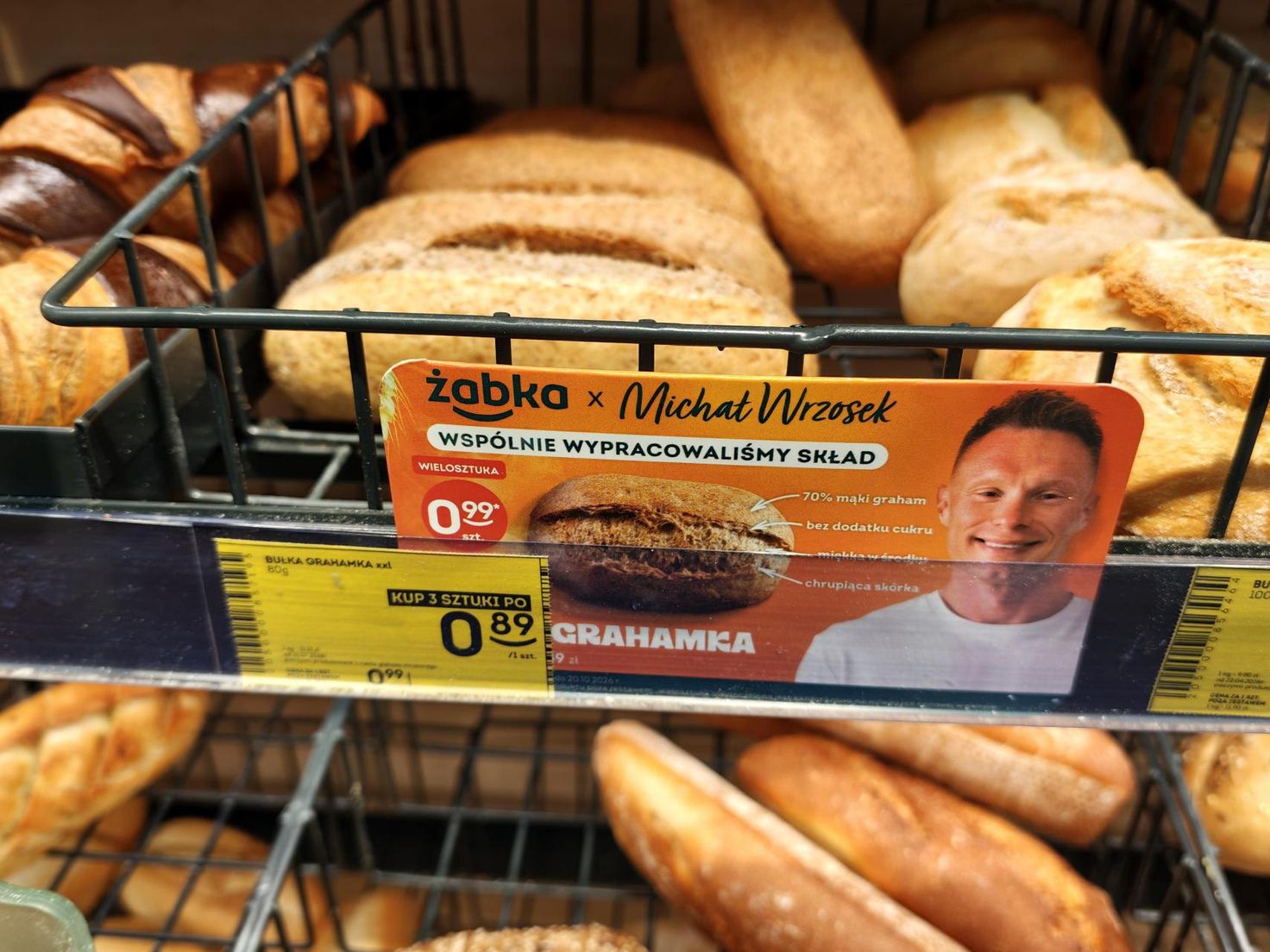 W Żabce bułki grahamki od Michała Wrzoska. O skład było trudno, ale udało nam się zdobyć