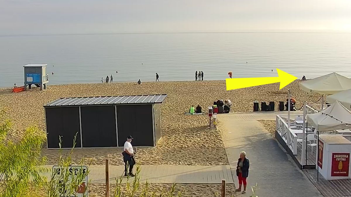 Poranny widok na plaży we Władysławowie.