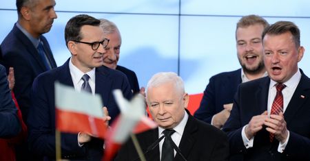 Udawana radość, a tak naprawdę smuta przy Nowogrodzkiej. Polityk PiS w kuluarach: "Jest źle"