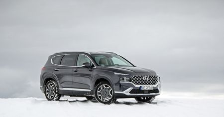 Test: Hyundai Santa Fe 1.6 T-GDI HEV 2WD - świetny wóz ze słabym punktem za 10 tys. zł