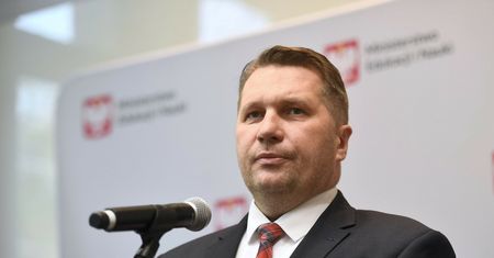 Weto ws. "lex TVN". Czarnek podjąłby inną decyzję