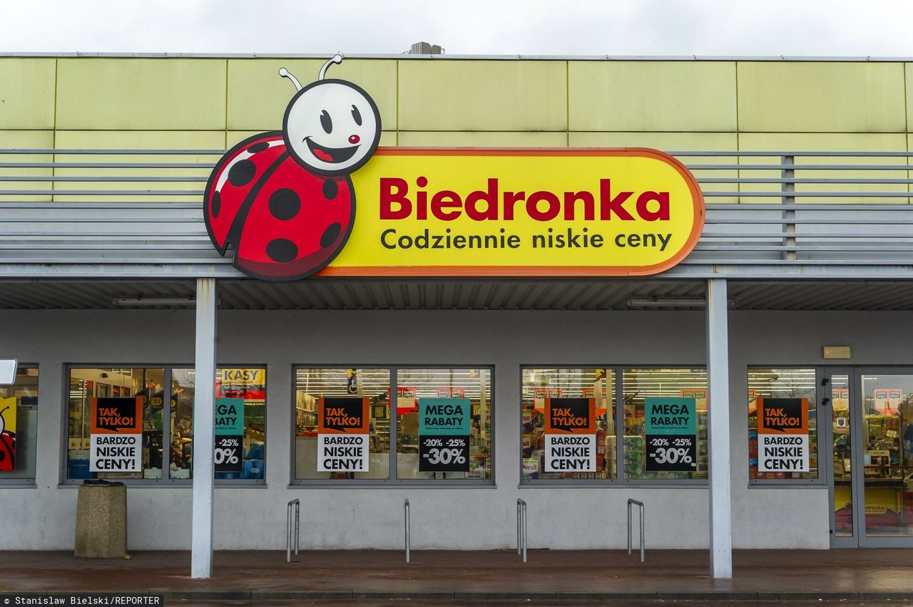 Biedronka zmienia godziny otwarcia przed Wielkanocą. Oto szczegóły