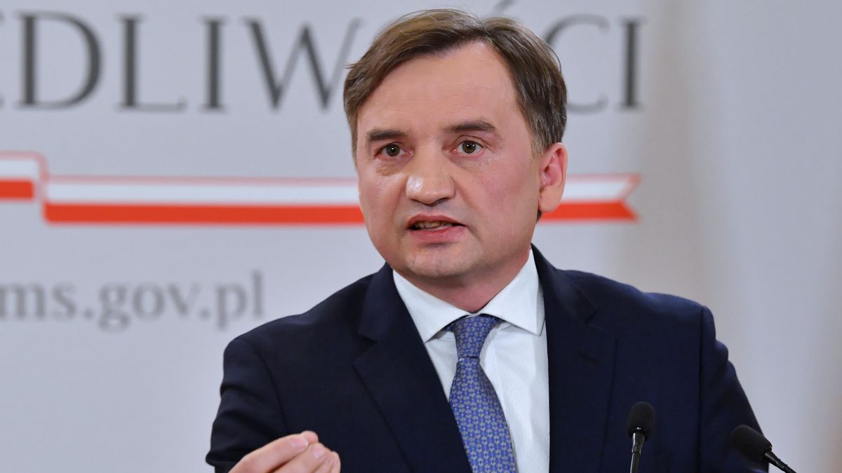 Warszawa, 02.05.2022. Minister sprawiedliwości, prokurator generalny Zbigniew Ziobro podczas konferencji prasowej w siedzibie resortu w Warszawie, 2 bm. (sko) PAP/Radek Pietruszka