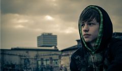 Trzy czwarte młodych Polek i Polaków martwi się sytuacją w kraju. Silna laicyzacja i zwrot w stronę progresywności