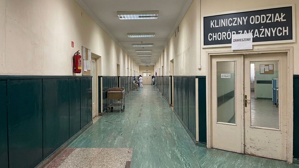 Kolejne oddziały szpitalne są zawieszane lub zamykane