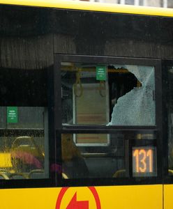Zniszczone autobusy w Warszawie. Policja wyjaśnia incydent
