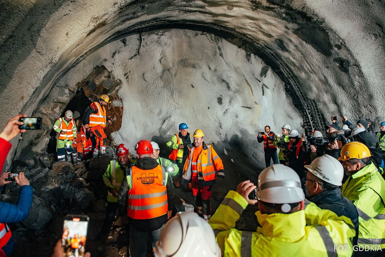 Wydrążyli tunel na S1. Ma 830 metrów długości i jest pierwszym z dwóch