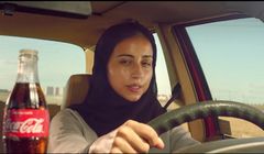 Coca-Cola odpowiada reklamą na zniesienie zakazu prowadzenia aut przez Saudyjki