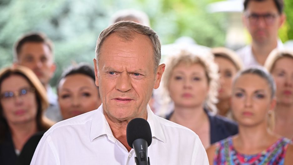 Pożar chemikaliów. Tusk o "smrodzie pisowskiej korupcji"
