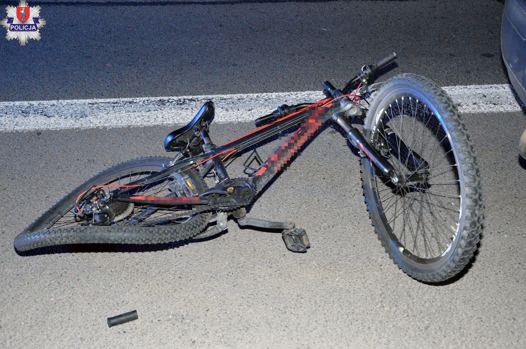 Szczebrzeszyn: 14-latek na rowerze potrącony na drodze krajowej nr 74. Chłopiec trafił do szpitala