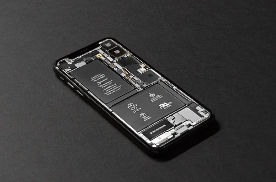 Spowolnienie iPhone’ów z zużytymi bateriami będzie można wyłączyć