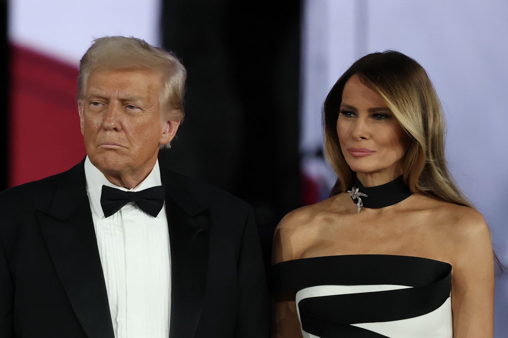 Ta książka obnaża prawdę o małżeństwie Trumpów. Melania "nie znosi" męża?