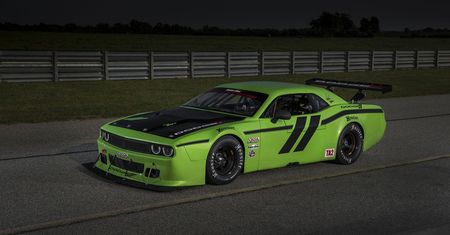 Wyścigówka po amerykańsku – Dodge Challenger SRT