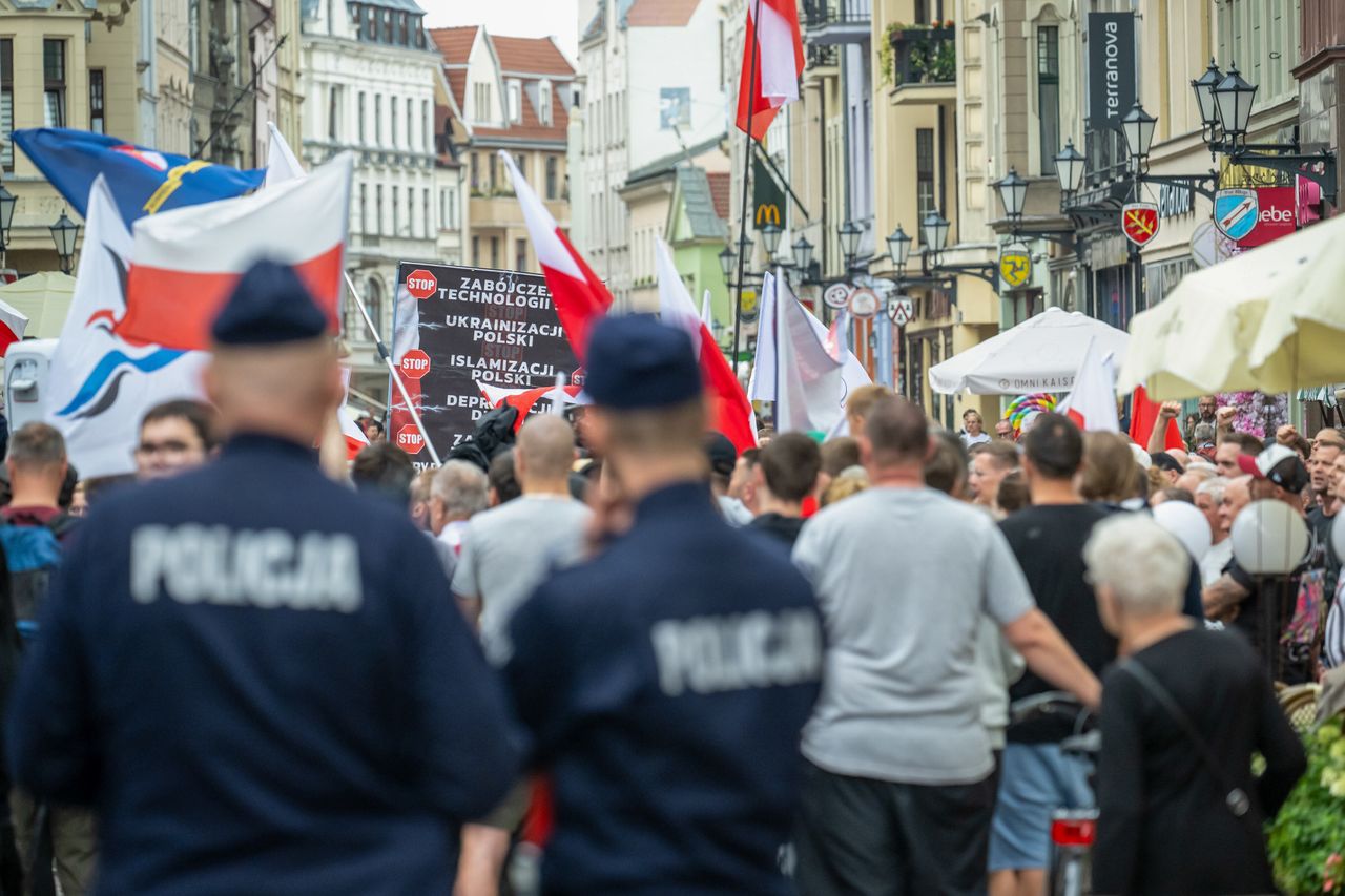 Protestowali przeciwko imigracji. Policja podała dane