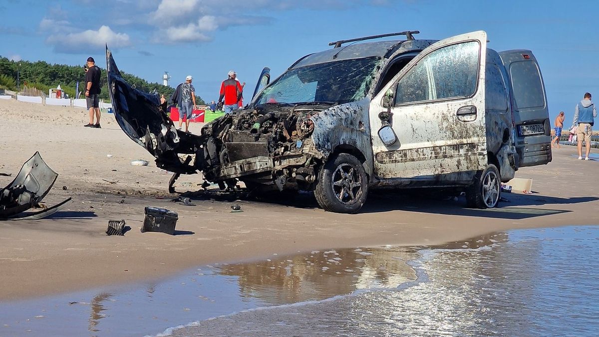 Przód pojazdu został doszczętnie zniszczony