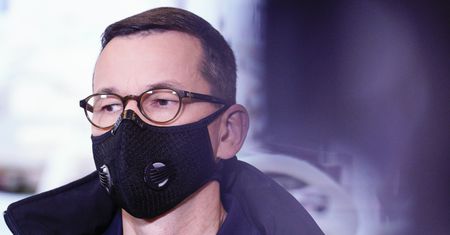 Nowe obostrzenia dotkną edukację. Nauczyciele mogą liczyć na bon finansowy