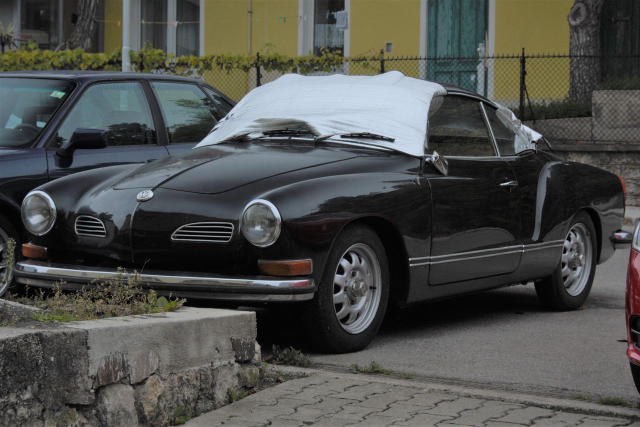 Volkswagen Karmann Ghia - samochód w remoncie