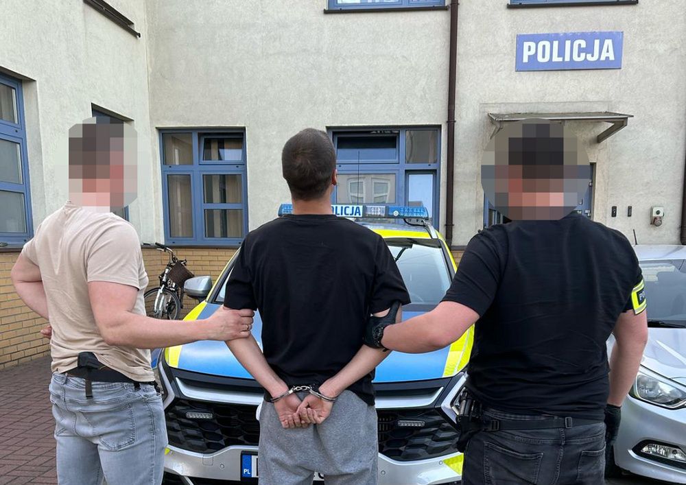 19-latek odpowie za zniszczenie wiaty przystankowej i narkotyki