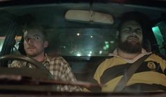 Dłonie pasażerów zamiast telefonu w spocie promującym bezpieczną jazdę (wideo)