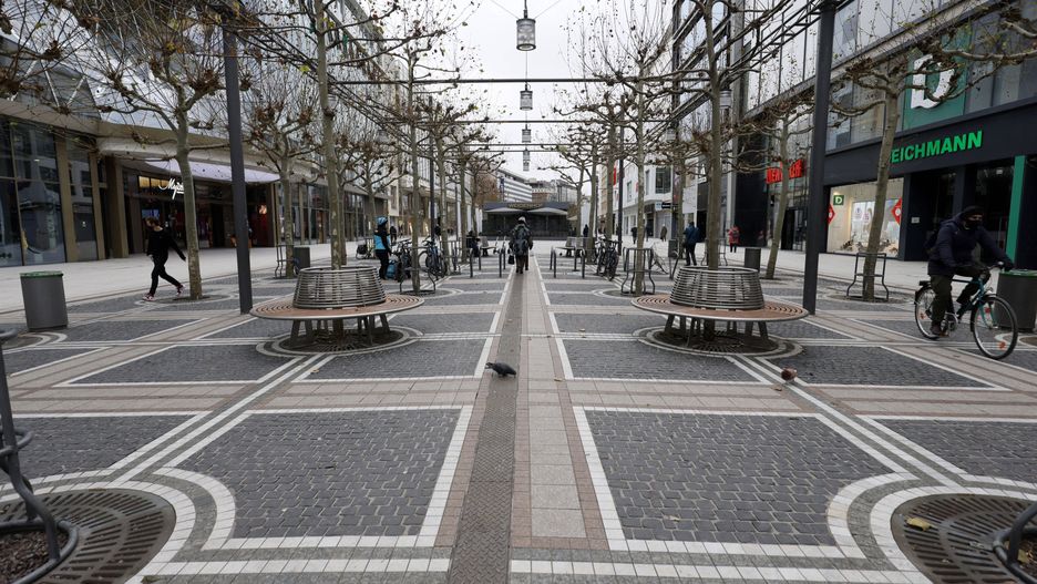 Koronawirus. Niemcy myślą o kolejnych obostrzeniach. Będzie zakaz wychodzenia z domu?