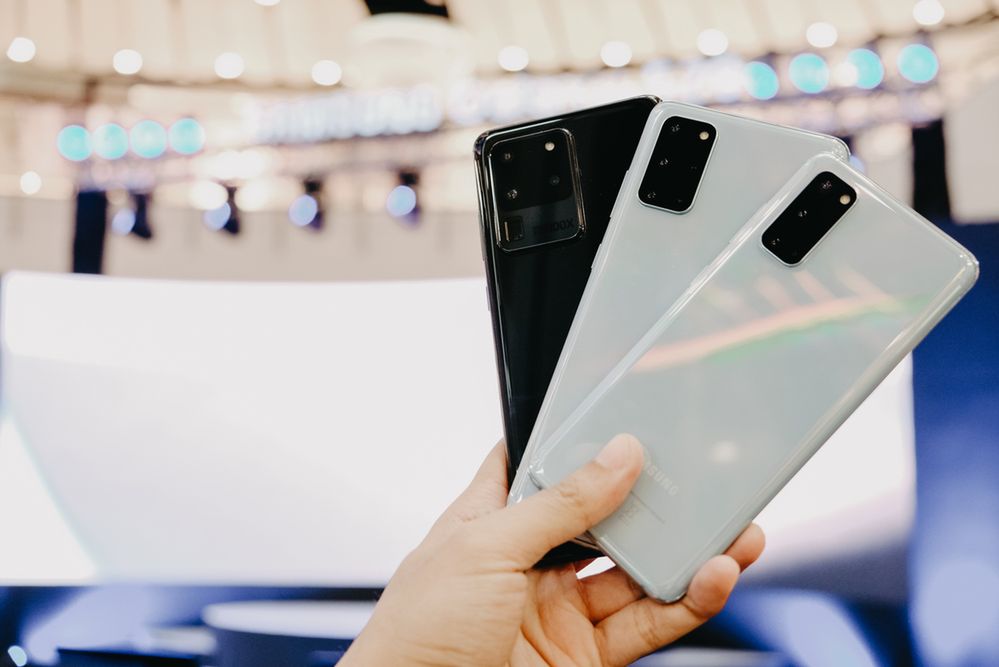 Samsung Galaxy S20 sprzedaje się znacznie poniżej oczekiwań. Tak paraliżuje epidemia