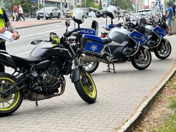 Wjechał motocyklem w tył BMW. Obywatel Ukrainy bez uprawnień